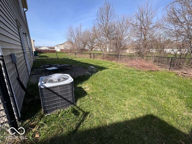 1220 N Aberdeen Drive, Franklin, IN 46131