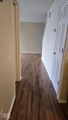 1220 N Aberdeen Drive, Franklin, IN 46131