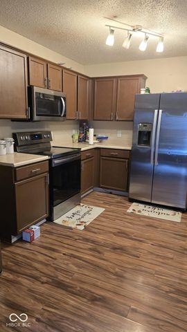 1220 N Aberdeen Drive, Franklin, IN 46131