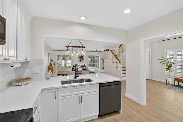 918 WOODBRIDGE COURT, Safety Harbor, FL 34695