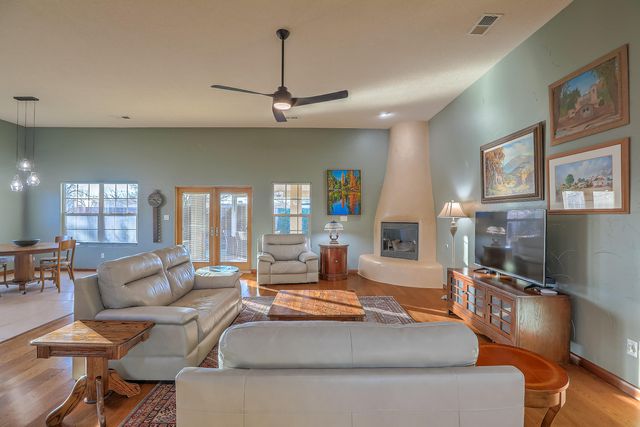 332 Cielito Lindo Place NW, Albuquerque, NM 87114