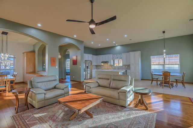 332 Cielito Lindo Place NW, Albuquerque, NM 87114