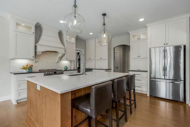 9900 W 152nd Street, Overland Park, KS 66221