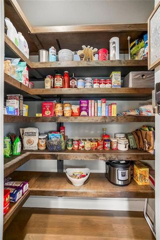 9900 W 152nd Street, Overland Park, KS 66221