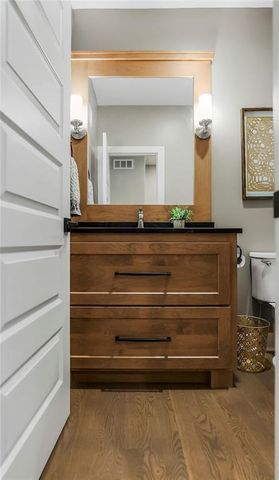 9900 W 152nd Street, Overland Park, KS 66221