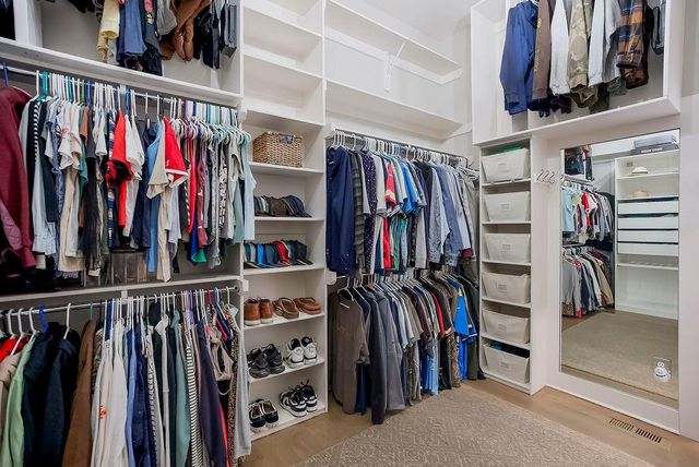 9900 W 152nd Street, Overland Park, KS 66221