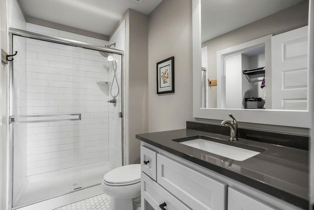 9900 W 152nd Street, Overland Park, KS 66221