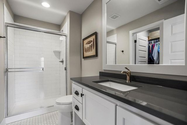 9900 W 152nd Street, Overland Park, KS 66221