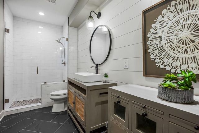 9900 W 152nd Street, Overland Park, KS 66221