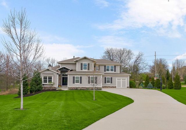 9900 W 152nd Street, Overland Park, KS 66221