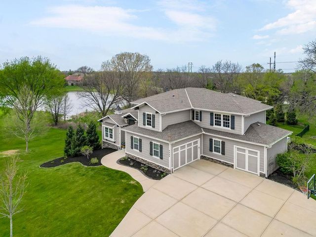 9900 W 152nd Street, Overland Park, KS 66221