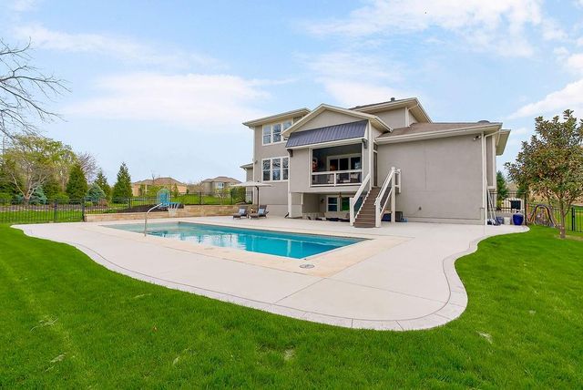 9900 W 152nd Street, Overland Park, KS 66221