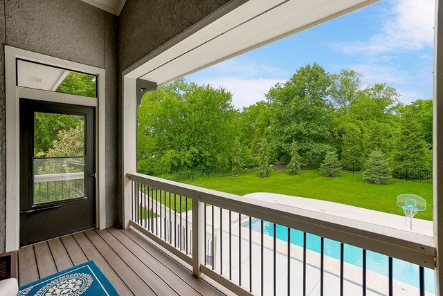 9900 W 152nd Street, Overland Park, KS 66221