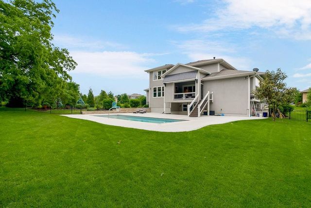 9900 W 152nd Street, Overland Park, KS 66221