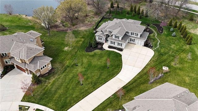 9900 W 152nd Street, Overland Park, KS 66221