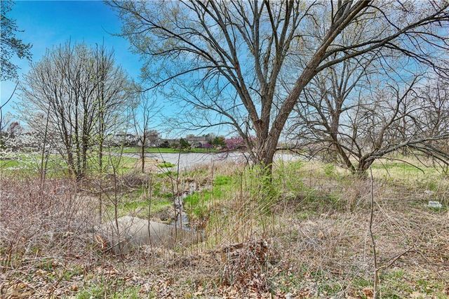9900 W 152nd Street, Overland Park, KS 66221
