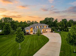 9900 W 152nd Street, Overland Park, KS 66221