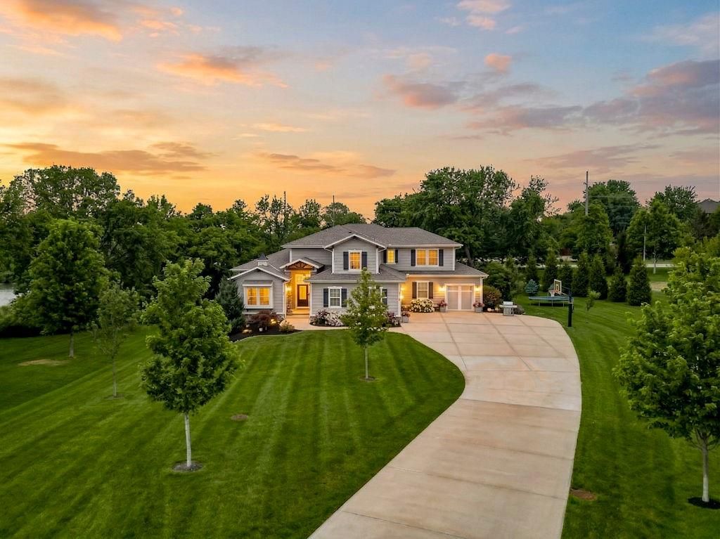 9900 W 152nd Street, Overland Park, KS 66221