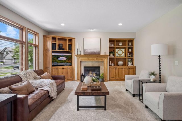9858 Vagabond Lane N, Maple Grove, MN 55311