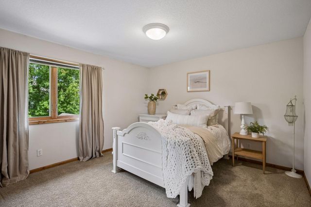 9858 Vagabond Lane N, Maple Grove, MN 55311