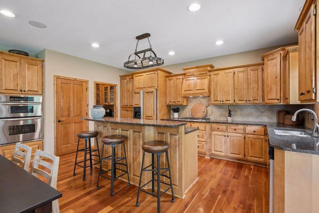 9858 Vagabond Lane N, Maple Grove, MN 55311