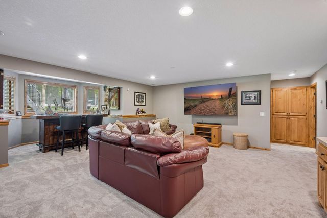 9858 Vagabond Lane N, Maple Grove, MN 55311