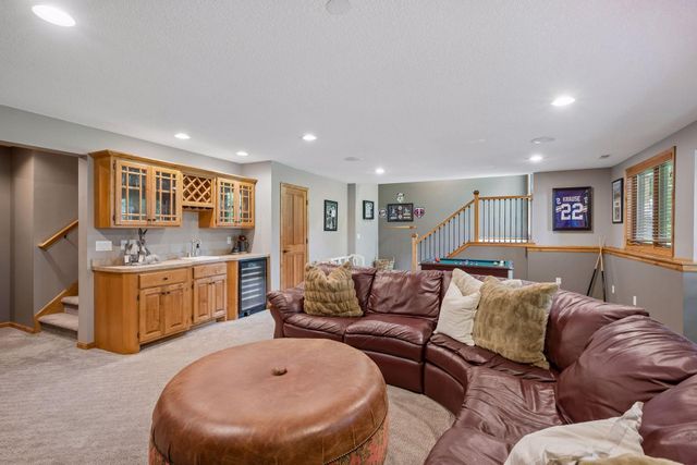 9858 Vagabond Lane N, Maple Grove, MN 55311