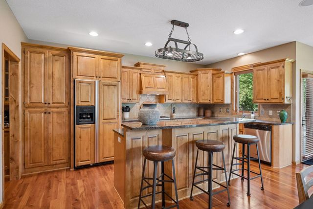 9858 Vagabond Lane N, Maple Grove, MN 55311