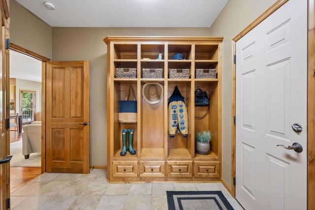 9858 Vagabond Lane N, Maple Grove, MN 55311