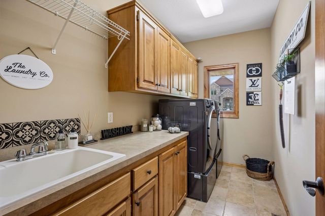 9858 Vagabond Lane N, Maple Grove, MN 55311