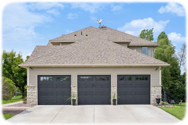 9858 Vagabond Lane N, Maple Grove, MN 55311