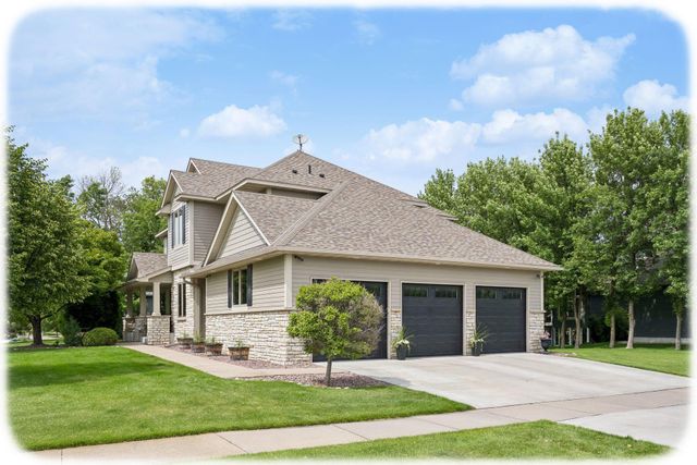 9858 Vagabond Lane N, Maple Grove, MN 55311
