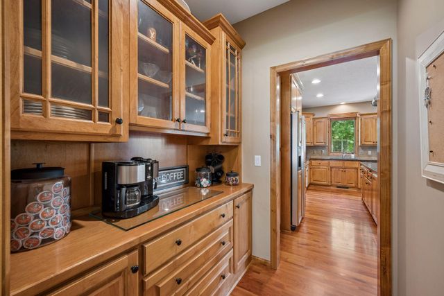 9858 Vagabond Lane N, Maple Grove, MN 55311