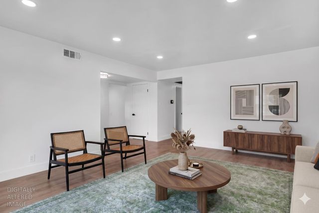 6788 9th Ave, Sacramento, CA 95820