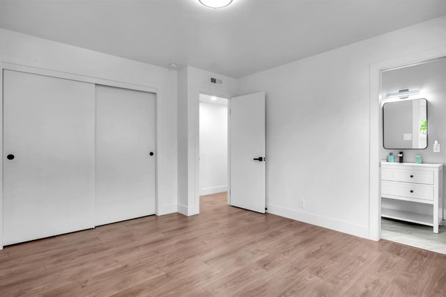 6788 9th Ave, Sacramento, CA 95820