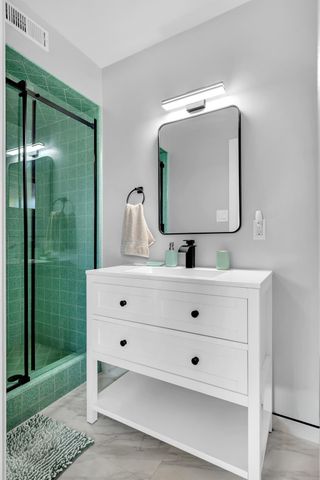 6788 9th Ave, Sacramento, CA 95820