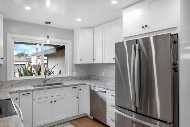 6788 9th Ave, Sacramento, CA 95820