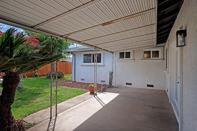 6788 9th Ave, Sacramento, CA 95820