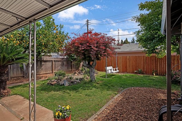 6788 9th Ave, Sacramento, CA 95820