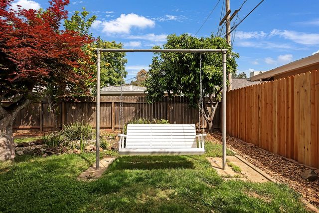 6788 9th Ave, Sacramento, CA 95820