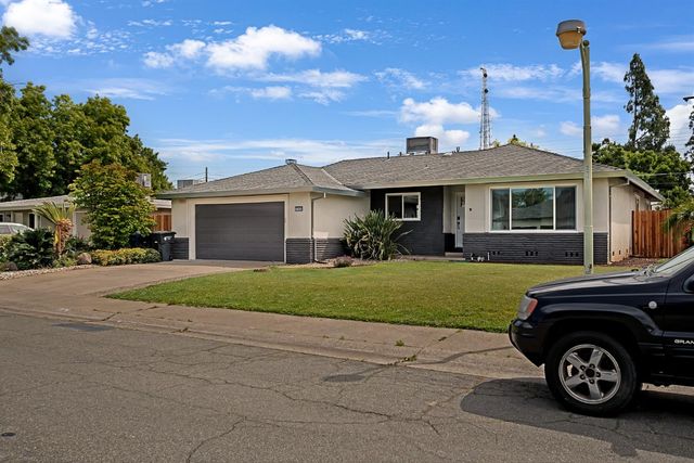 6788 9th Ave, Sacramento, CA 95820