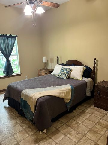 2865 County Road 471 Street W, Brazoria, TX 77422