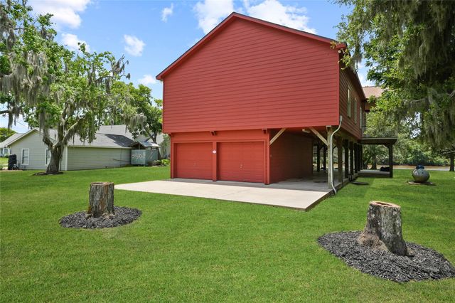 2865 County Road 471 Street W, Brazoria, TX 77422