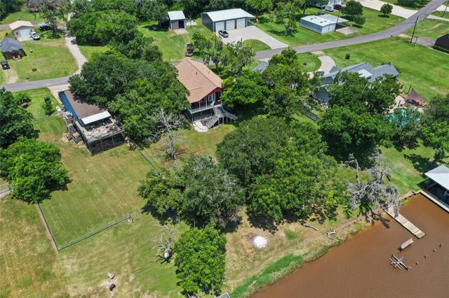 2865 County Road 471 Street W, Brazoria, TX 77422