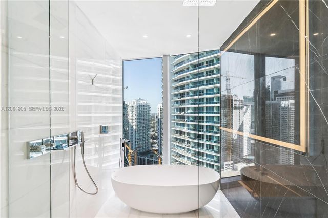 300 Biscayne Blvd Way 3507, Miami, FL 33131