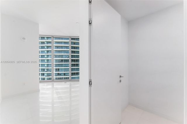 300 Biscayne Blvd Way 3507, Miami, FL 33131