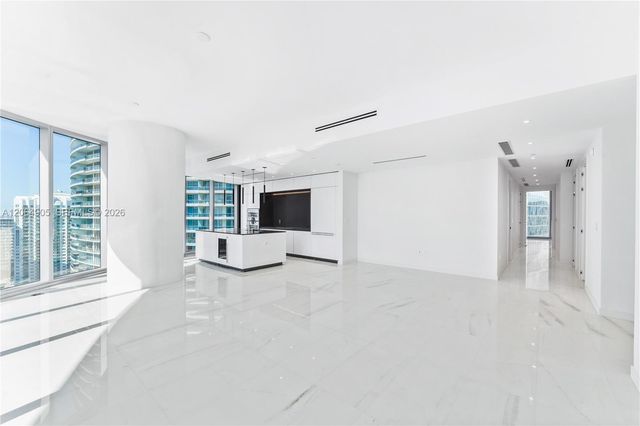300 Biscayne Blvd Way 3507, Miami, FL 33131