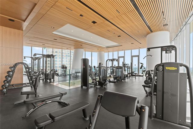 300 Biscayne Blvd Way 3507, Miami, FL 33131