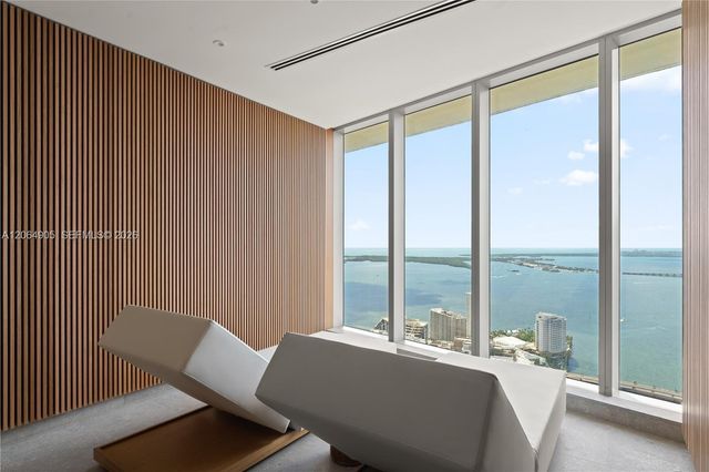 300 Biscayne Blvd Way 3507, Miami, FL 33131