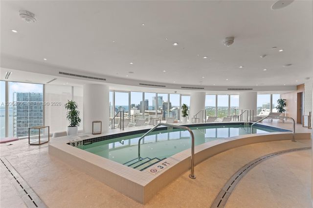 300 Biscayne Blvd Way 3507, Miami, FL 33131
